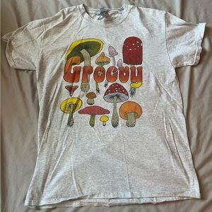 Medium ‘groovy’ mushroom tee